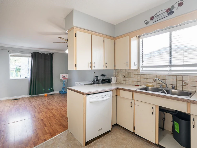 13895 Park Drive, Surrey, BC, V3R 6N5 - 14