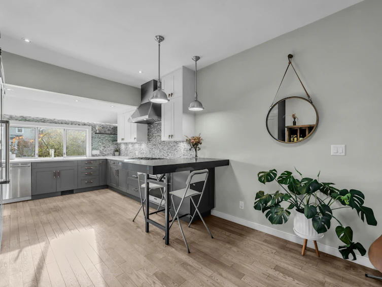 158 E 26th Avenue, Vancouver, BC, V5V 2G9 - 2