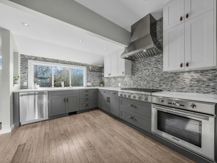 158 E 26th Avenue, Vancouver, BC, V5V 2G9 - 3