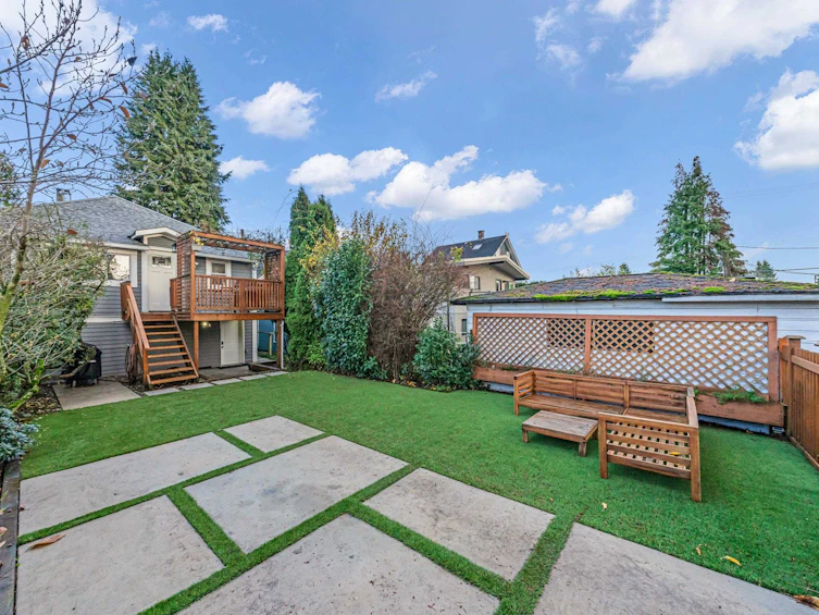 158 E 26th Avenue, Vancouver, BC, V5V 2G9 - 36
