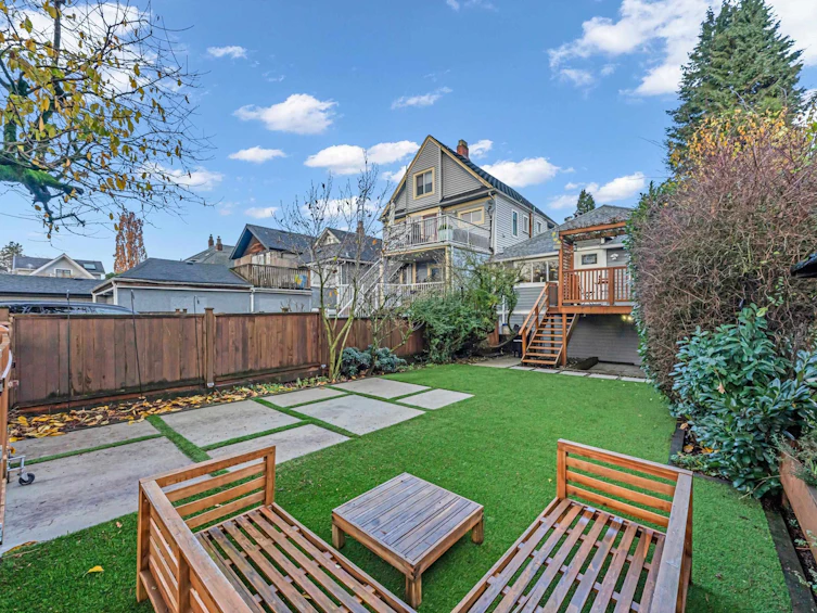 158 E 26th Avenue, Vancouver, BC, V5V 2G9 - 37