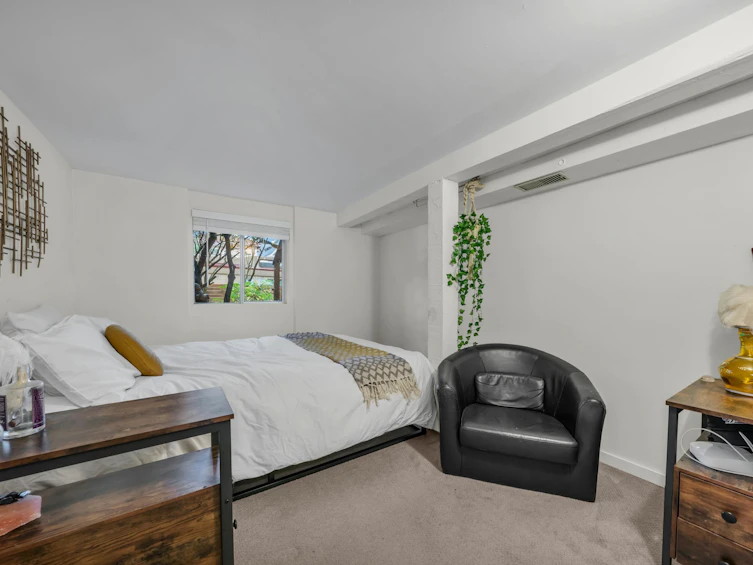 158 E 26th Avenue, Vancouver, BC, V5V 2G9 - 25
