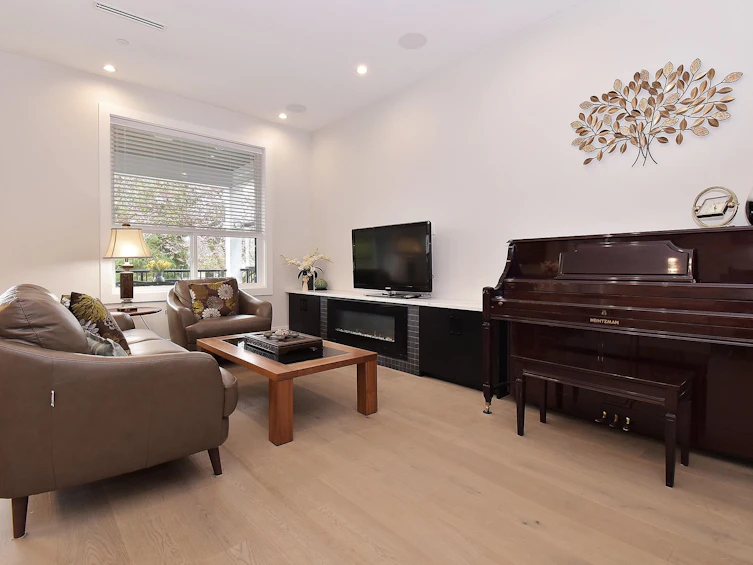 15448 Russell Avenue, Surrey, BC, V4B 2R3 - 9