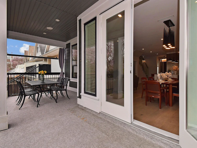15448 Russell Avenue, Surrey, BC, V4B 2R3 - 12