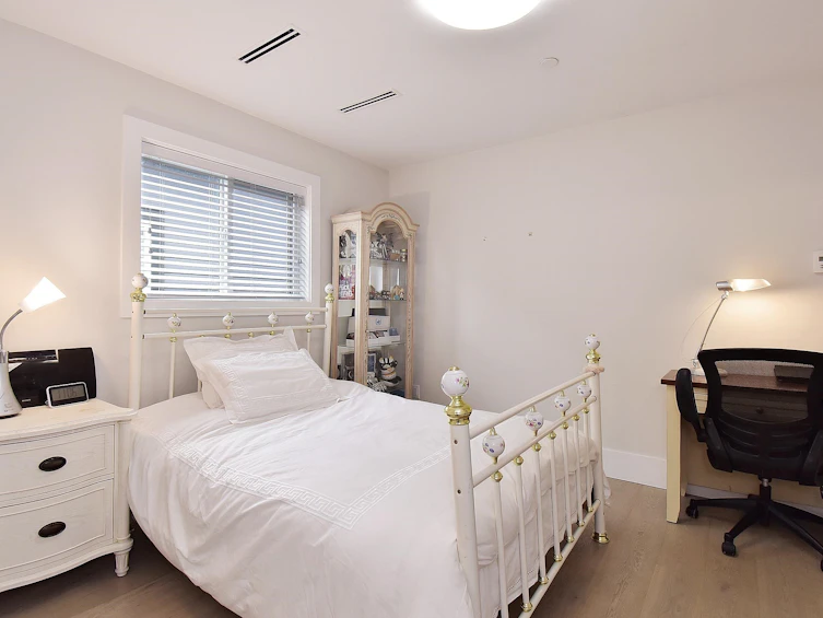 15448 Russell Avenue, Surrey, BC, V4B 2R3 - 22