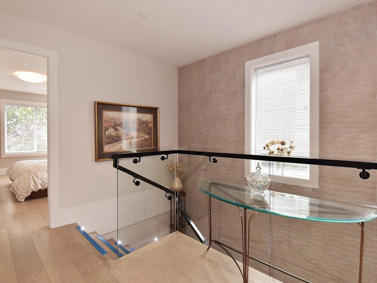 15448 Russell Avenue, Surrey, BC, V4B 2R3 - 15