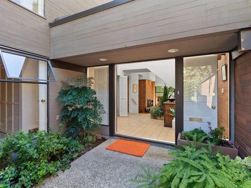 328 Wethersfield Drive, Vancouver BC V5X 4N1