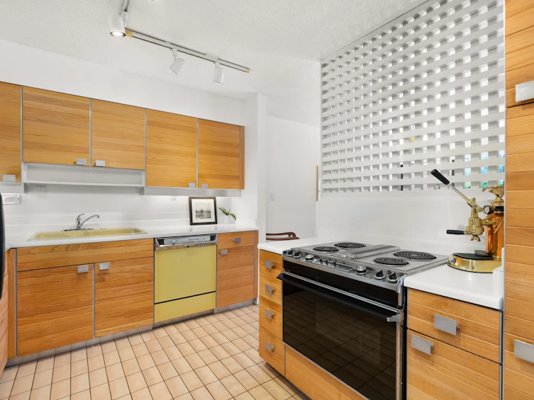 328 Wethersfield Drive, Vancouver, BC, V5X 4N1 - 8