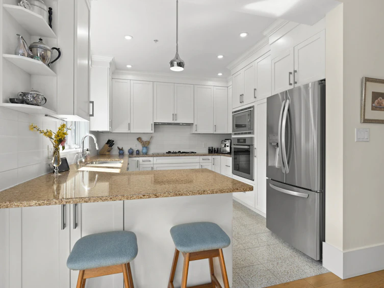 2304 W 6th Avenue, Vancouver, BC, V6K 1V9 - 9