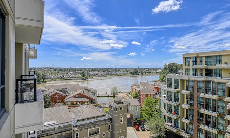 1107-1 Renaissance Square