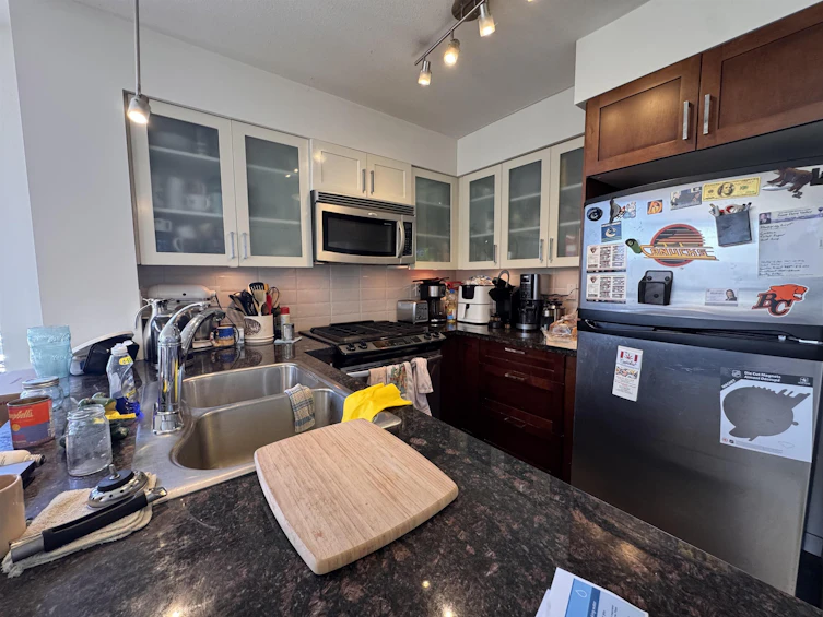 1107-1 Renaissance Square, New Westminster, BC, V3M 0B6 - 5