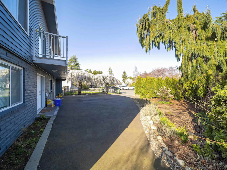 9031 Glenbrook Court, Richmond, BC, V7A 2T1 - 28