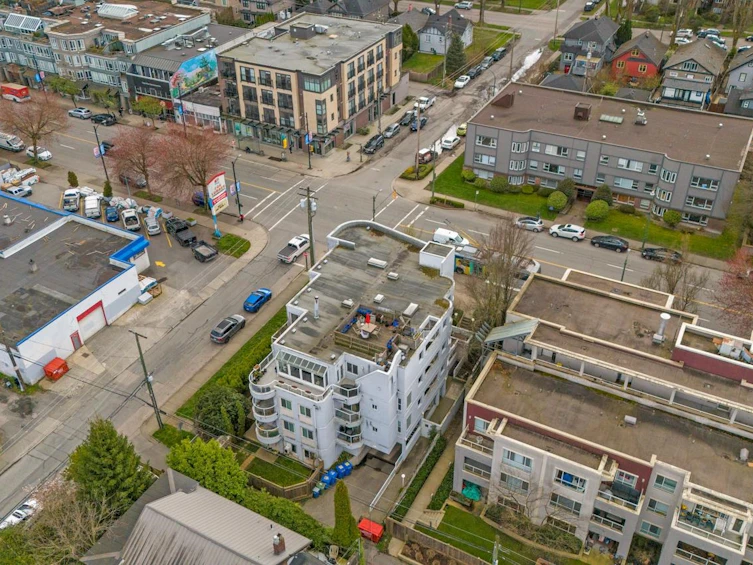 101-3505 W Broadway, Vancouver, BC, V6R 2B5 - 38