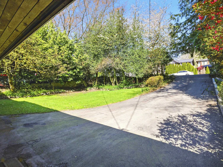 937 Montroyal Boulevard, North Vancouver, BC, V7R 2G9 - 5