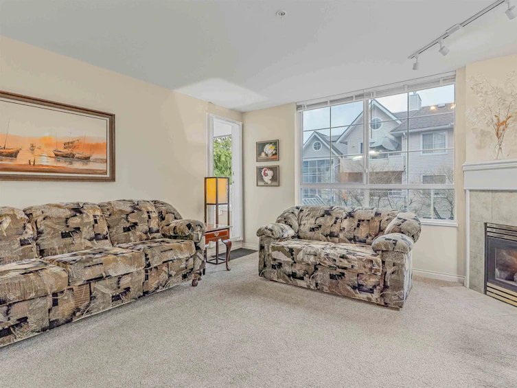 211-7117 Antrim Avenue, Burnaby, BC, V5J 5K1 - 7