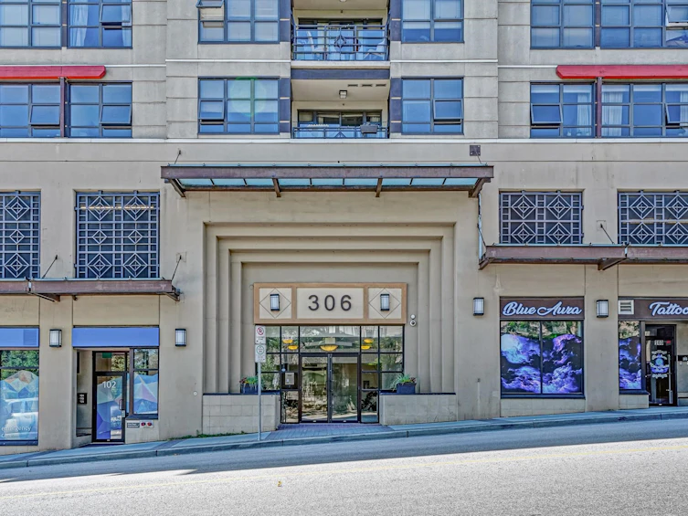 406-306 Sixth Street, New Westminster, BC, V3L 0C9 - 2