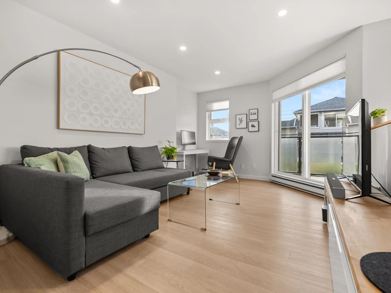 150 W 18th Street, North Vancouver BC V7M 1W4