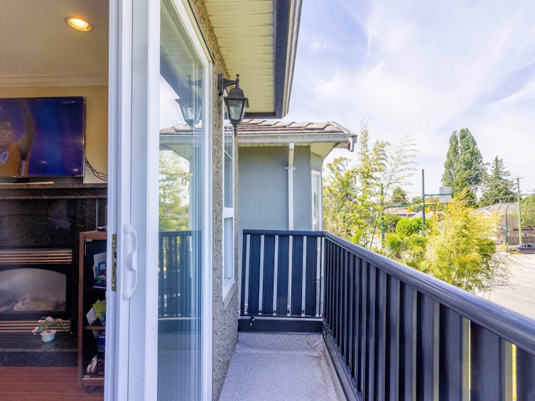 1150 E 41st Avenue, Vancouver, BC, V5W 1R2 - 3