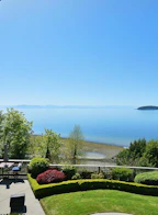 5203 Sunshine Coast Highway