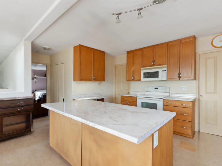 15459 Semiahmoo Avenue, Surrey, BC, V4B 1T7 - 6