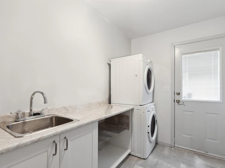 15459 Semiahmoo Avenue, Surrey, BC, V4B 1T7 - 13