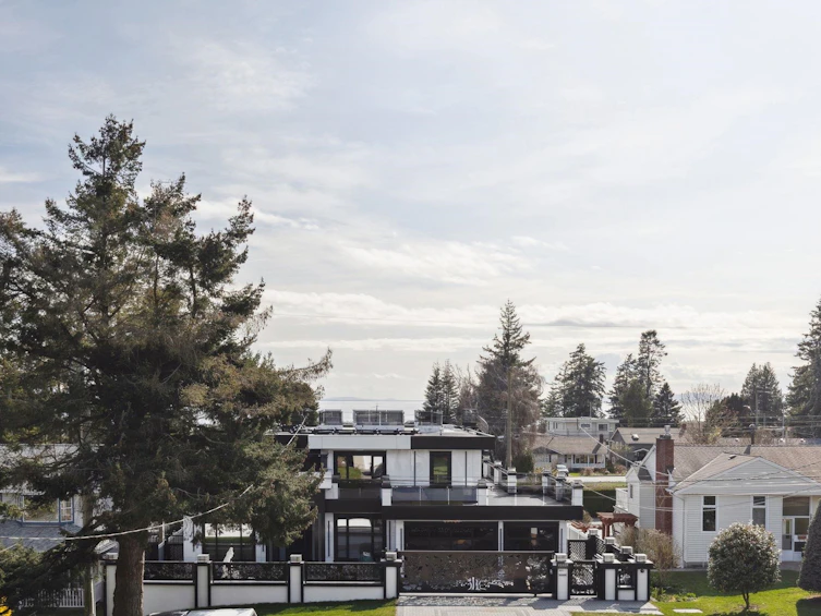 15459 Semiahmoo Avenue, Surrey, BC, V4B 1T7 - 4