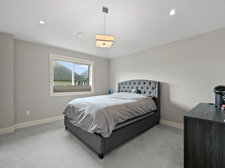17390 0b Avenue, Surrey, BC, V3S 8L2 - 17