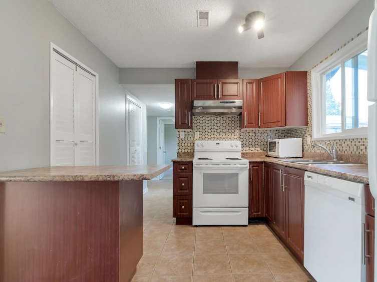 3095 Royal Street, Abbotsford, BC, V2T 2J1 - 15