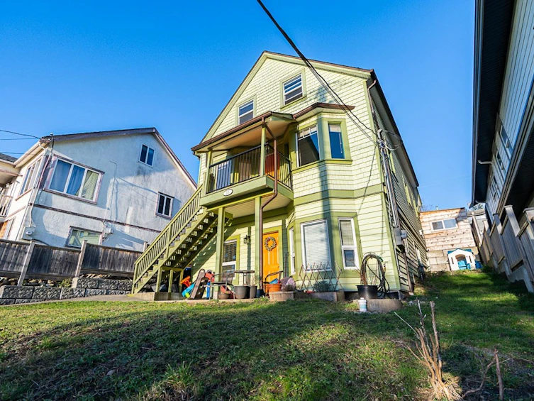 233 Eleventh Street, New Westminster, BC, V3M 4C8 - 2