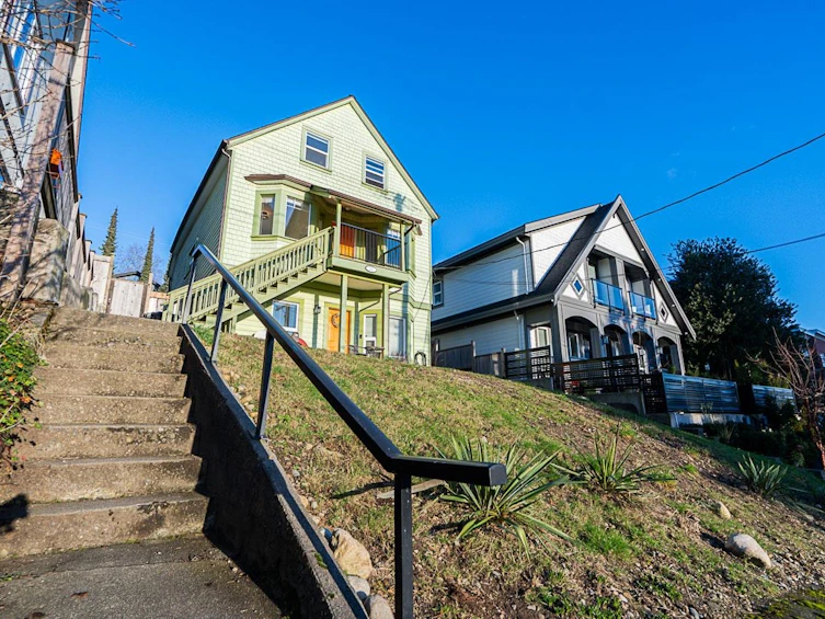 233 Eleventh Street, New Westminster, BC, V3M 4C8 - 3