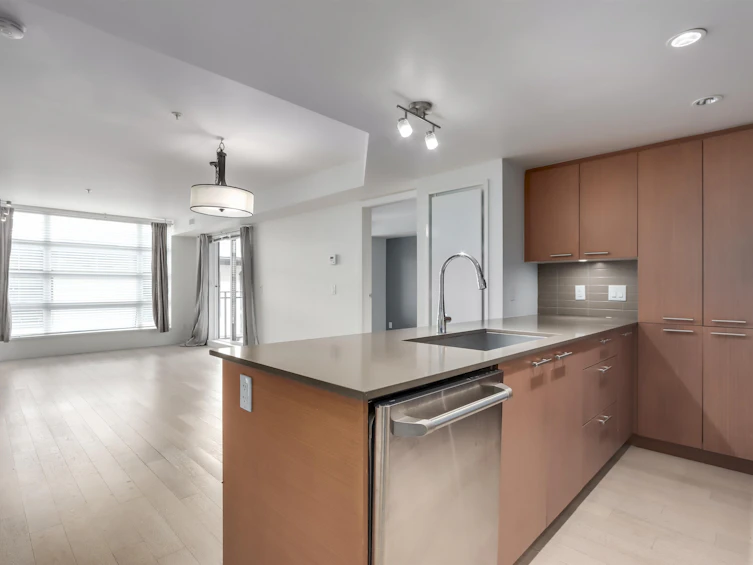 419-95 Moody Street, Port Moody, BC, V3H 0H2 - 2