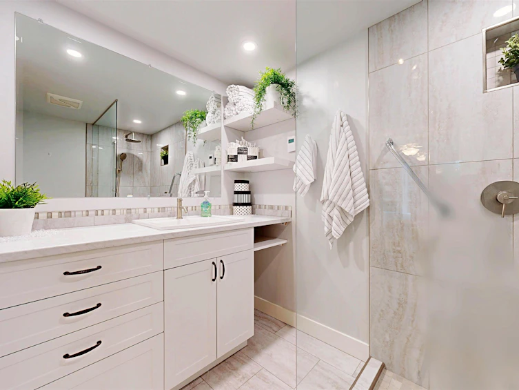 206-1467 Martin Street, Surrey, BC, V4B 3W8 - 12