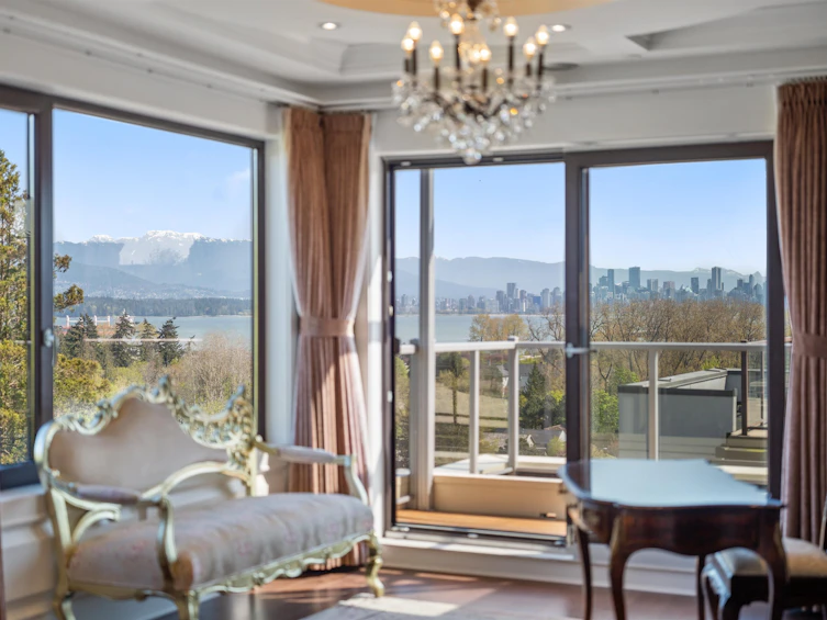 4525 W 2nd Avenue, Vancouver, BC, V6R 1K7 - 4