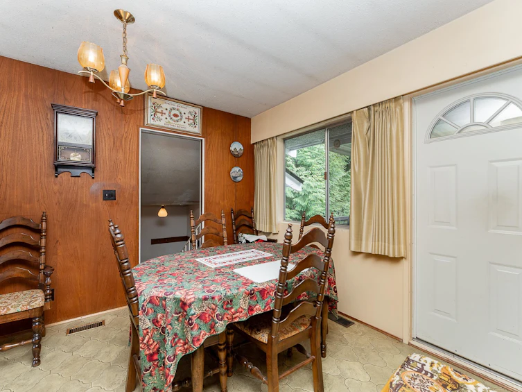1128 Foster Avenue, Coquitlam, BC, V3J 2M7 - 13