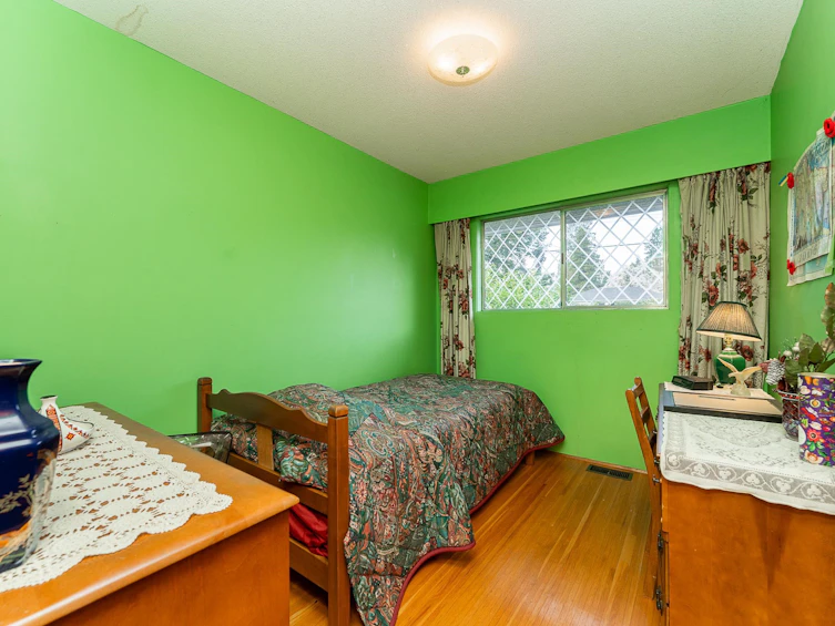 1128 Foster Avenue, Coquitlam, BC, V3J 2M7 - 16