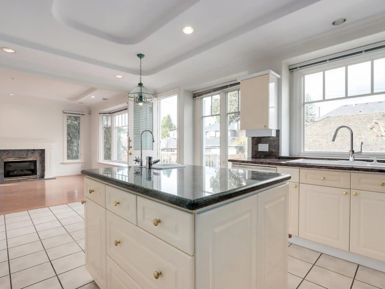 1443 W 56th Avenue, Vancouver, BC, V6P 1R6 - 13