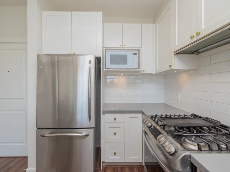 221-15850 26 Avenue, Surrey, BC, V3Z 2N6 - 9