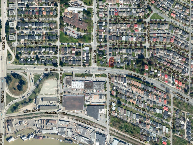 1727 SE Marine Drive, Vancouver, BC, V5P 2R7 - 3