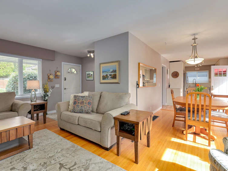 1263 Cloverley Street, North Vancouver, BC, V7L 1N7 - 4
