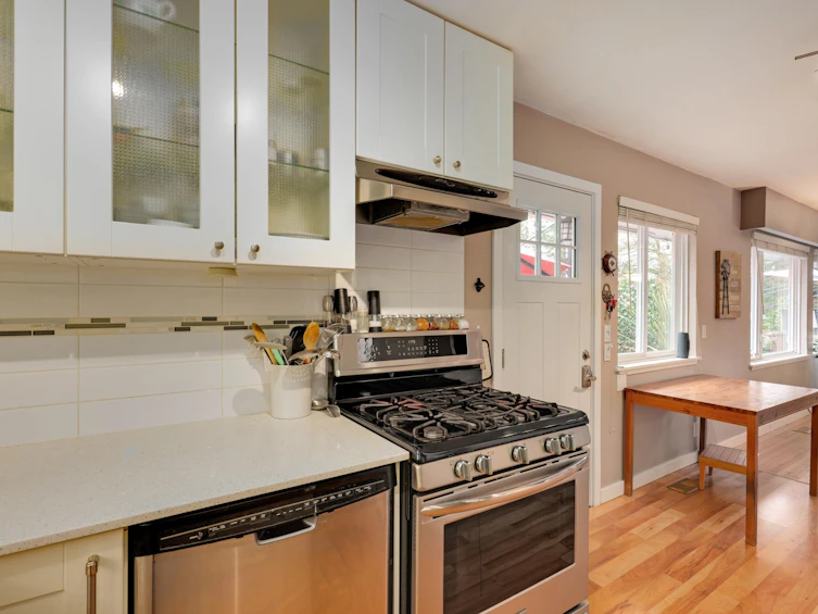 1263 Cloverley Street, North Vancouver, BC, V7L 1N7 - 10