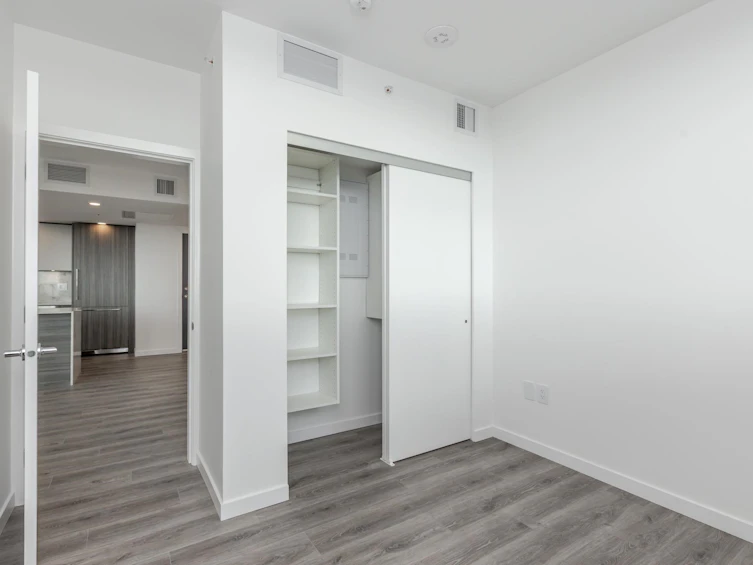2203-10333 133 Street, Surrey, BC, V3T 0V1 - 17