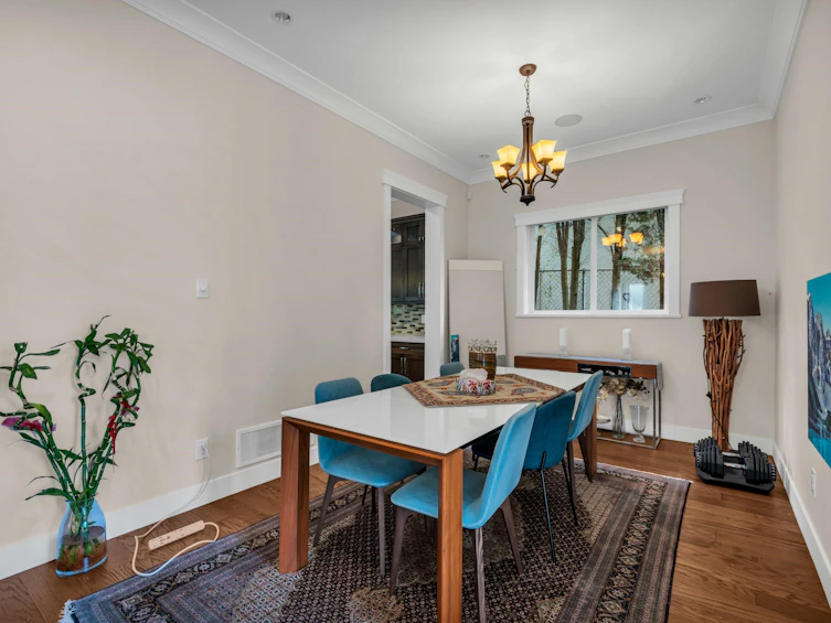 484 W Queens Road, North Vancouver, BC, V7N 2K7 - 7