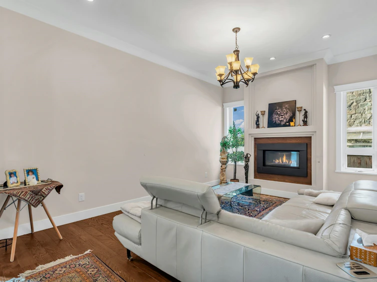 484 W Queens Road, North Vancouver, BC, V7N 2K7 - 9