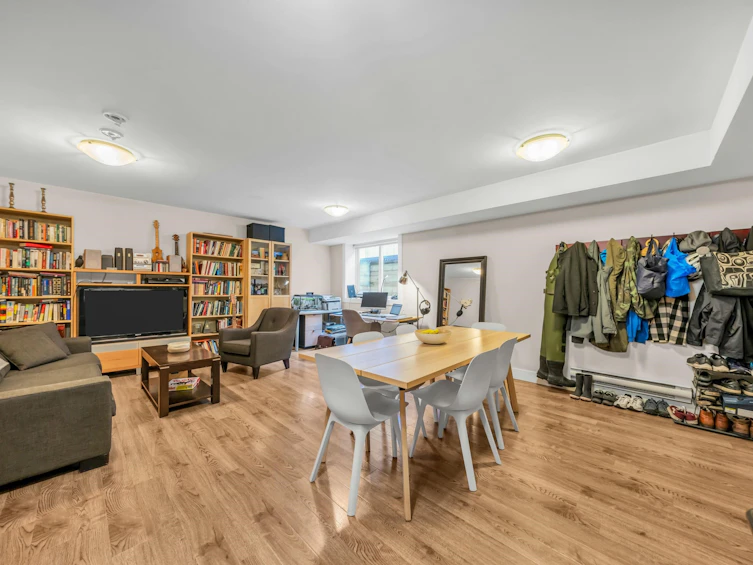 484 W Queens Road, North Vancouver, BC, V7N 2K7 - 15