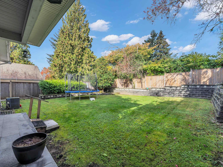 484 W Queens Road, North Vancouver, BC, V7N 2K7 - 19