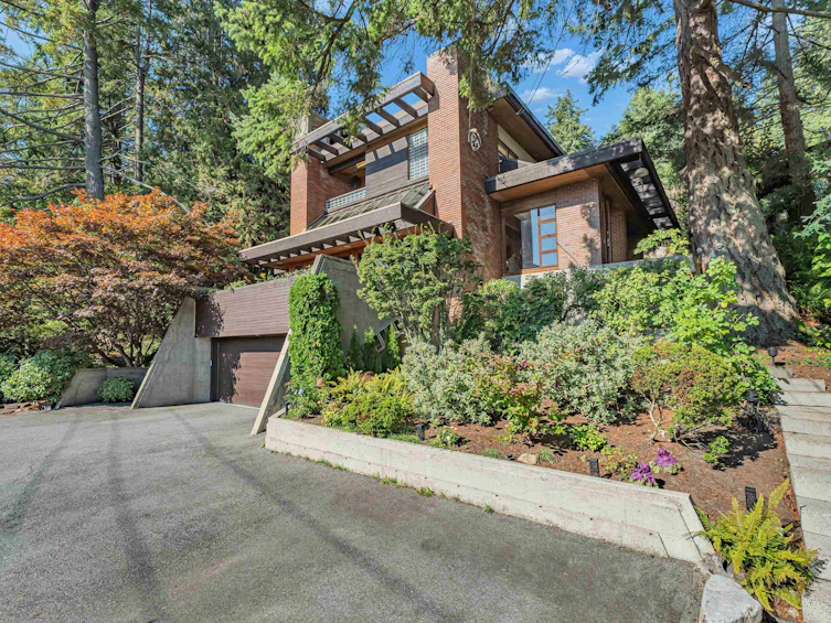 4651 Marine Drive, West Vancouver, BC, V7W 2P1 - 4