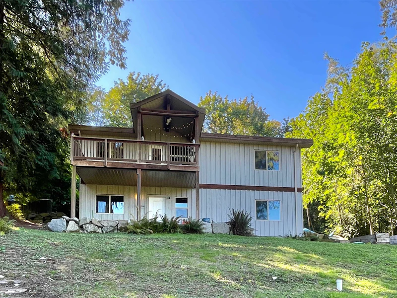 6018 Fairway Avenue, Sechelt BC