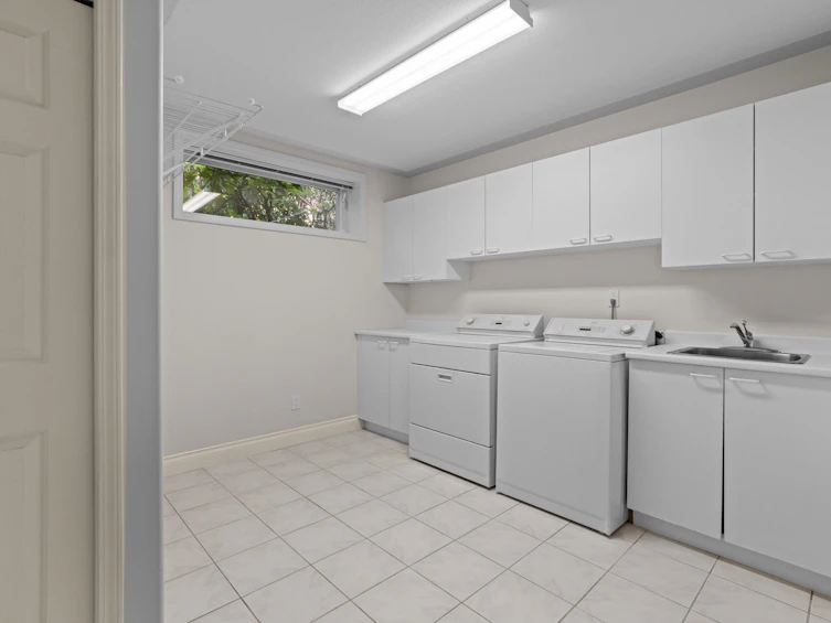 2588 W 34th Avenue, Vancouver, BC, V6N 2J2 - 26
