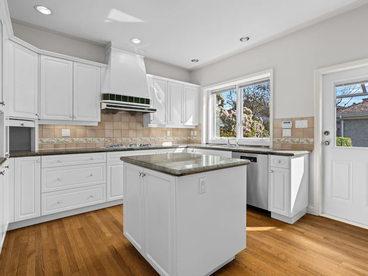 2588 W 34th Avenue, Vancouver, BC, V6N 2J2 - 7