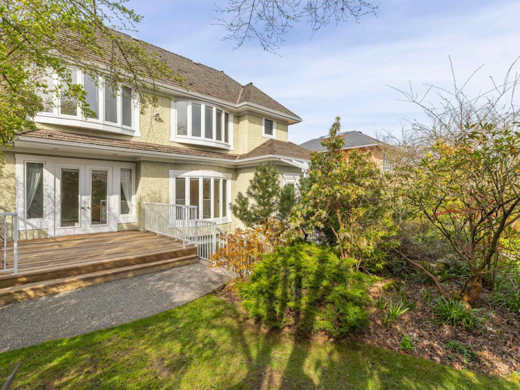 2588 W 34th Avenue, Vancouver, BC, V6N 2J2 - 11